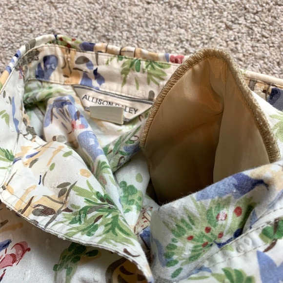 Vtg. 90s Asian Textured  Button Down by Allison Daley- 10 - Picture 11 of 11